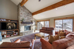 Rustic Elegance Located near PCM with Hot Tub